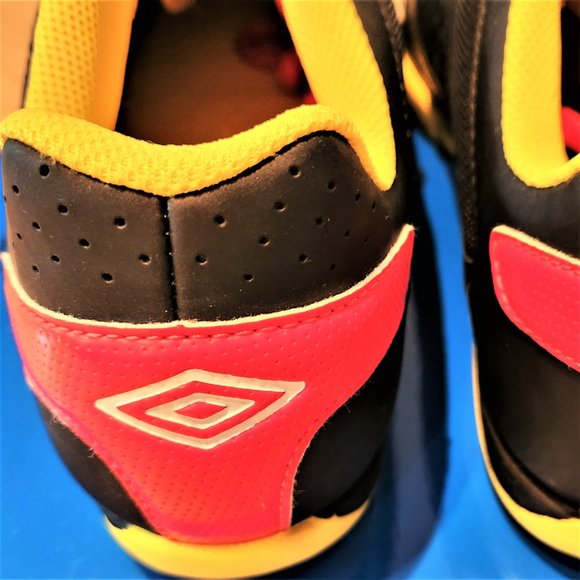 Soccer shoes Men NWT Umbro Indoor futsal 9 Samba 80427U DISCOUNT SHIPPING Black main image 4